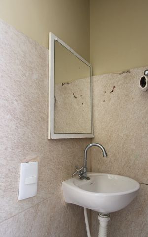Casa de condomínio para alugar com 200m², 3 quartos e 2 vagasQuintal - Banheiro