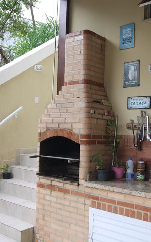 Casa de condomínio para alugar com 200m², 3 quartos e 2 vagasChurrasqueira