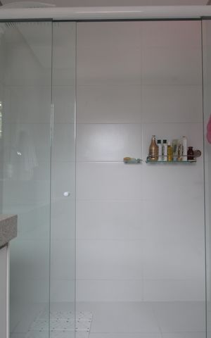 Casa de condomínio para alugar com 200m², 3 quartos e 2 vagasBanheiro da suíte 3