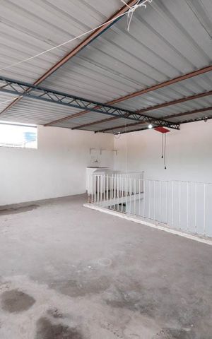 Casa à venda com 80m², 1 quarto e sem vagaCozinha e Área de Serviço