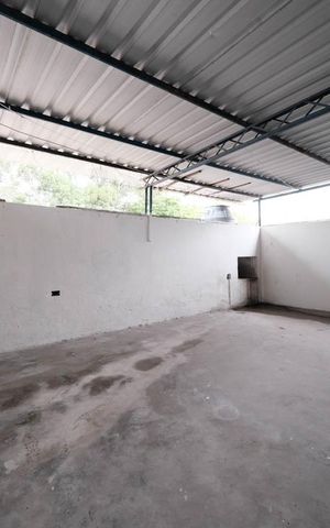 Casa à venda com 80m², 1 quarto e sem vagaCozinha e Área de Serviço