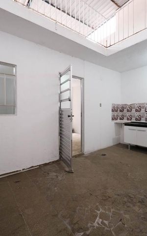 Casa à venda com 80m², 1 quarto e sem vagaCozinha e Área de Serviço