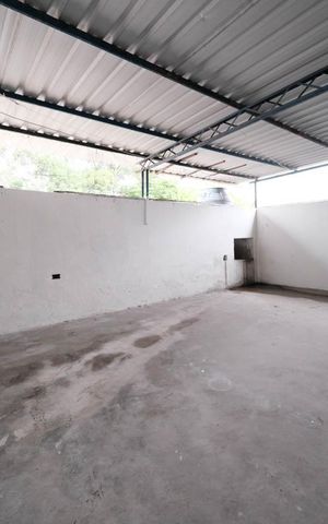 Casa à venda com 80m², 1 quarto e sem vagaCozinha e Área de Serviço