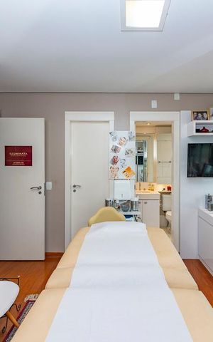 Apartamento à venda com 216m², 4 quartos e 4 vagas Apartamento à venda com 216m², 4 quartos e 4 vagasSuíte 2