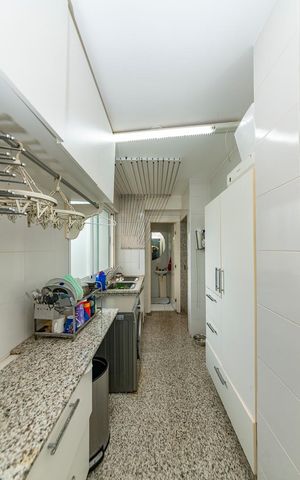 Apartamento à venda com 216m², 4 quartos e 4 vagas Apartamento à venda com 216m², 4 quartos e 4 vagasÁrea de Serviço