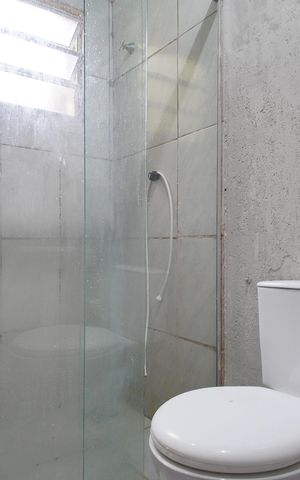 Casa para alugar com 50m², 2 quartos e 2 vagasBanheiro