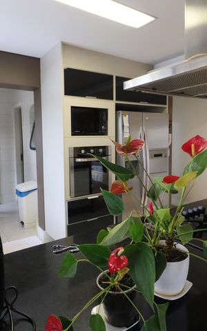 Apartamento à venda com 300m², 3 quartos e 2 vagasCozinha