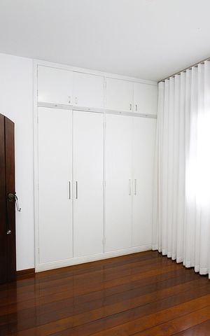 Casa à venda com 463m², 5 quartos e 6 vagasQuarto 1