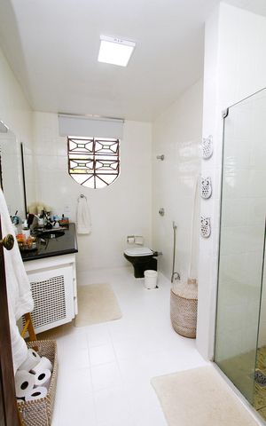 Casa à venda com 463m², 5 quartos e 6 vagasBanheiro 1