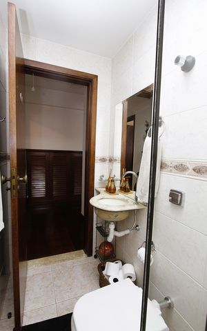 Casa à venda com 463m², 5 quartos e 6 vagasBanheiro DO QUARTO 5