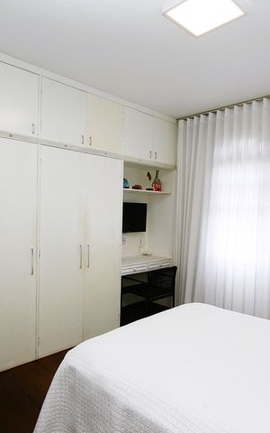 Casa à venda com 463m², 5 quartos e 6 vagasQuarto 2