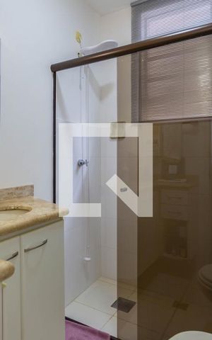 Apartamento à venda com 80m², 2 quartos e 1 vaga Apartamento à venda com 80m², 2 quartos e 1 vagaBanheiro