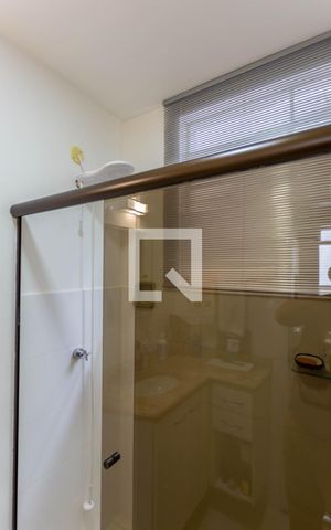 Apartamento à venda com 80m², 2 quartos e 1 vaga Apartamento à venda com 80m², 2 quartos e 1 vagaBanheiro