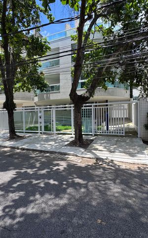 Apartamento à venda com 370m², 3 quartos e 3 vagas Apartamento à venda com 370m², 3 quartos e 3 vagasFachada