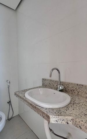 Apartamento à venda com 370m², 3 quartos e 3 vagas Apartamento à venda com 370m², 3 quartos e 3 vagasLavabo