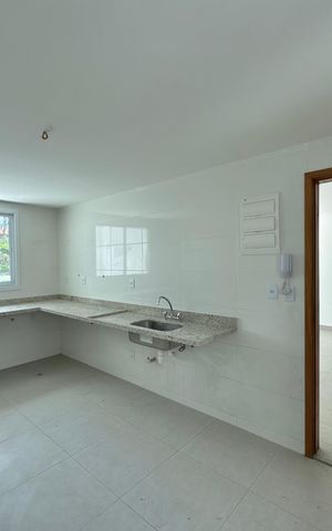 Apartamento à venda com 370m², 3 quartos e 3 vagas Apartamento à venda com 370m², 3 quartos e 3 vagasCozinha e Área de Serviço