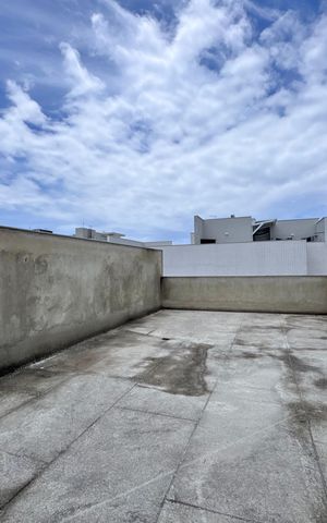 Apartamento à venda com 370m², 3 quartos e 3 vagas Apartamento à venda com 370m², 3 quartos e 3 vagasTerraço