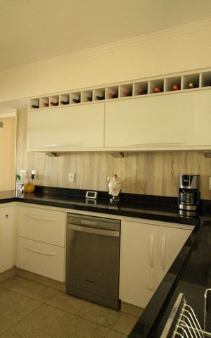 Apartamento à venda com 108m², 3 quartos e 2 vagas Apartamento à venda com 108m², 3 quartos e 2 vagasCozinha