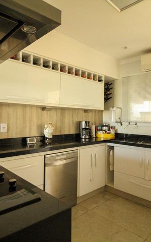Apartamento à venda com 108m², 3 quartos e 2 vagas Apartamento à venda com 108m², 3 quartos e 2 vagasCozinha