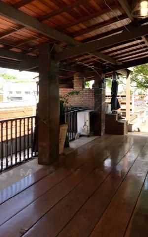 Casa à venda com 224m², 3 quartos e 2 vagas