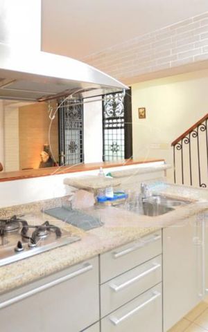 Casa à venda com 224m², 3 quartos e 2 vagas