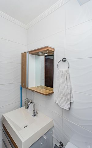 Apartamento à venda com 49m², 2 quartos e 1 vaga Apartamento à venda com 49m², 2 quartos e 1 vagaBanheiro