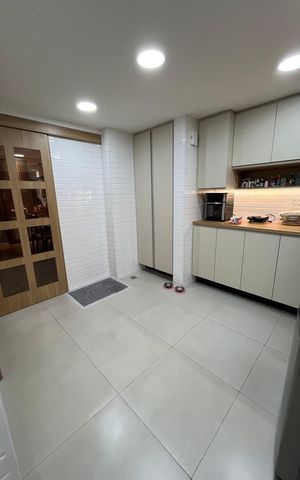 Apartamento à venda com 120m², 4 quartos e 2 vagas Apartamento à venda com 120m², 4 quartos e 2 vagasCozinha