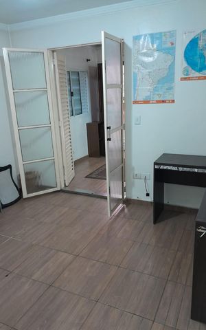 Casa à venda com 350m², 4 quartos e 2 vagas Casa à venda com 350m², 4 quartos e 2 vagasQuarto