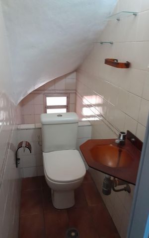 Casa à venda com 350m², 4 quartos e 2 vagas Casa à venda com 350m², 4 quartos e 2 vagasBanheiro