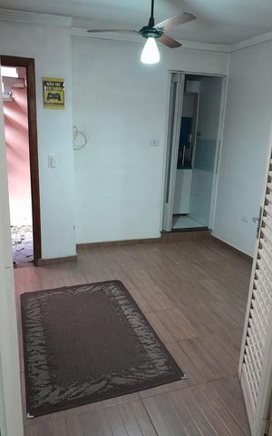 Casa à venda com 350m², 4 quartos e 2 vagas Casa à venda com 350m², 4 quartos e 2 vagasQuarto