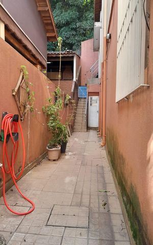 Casa à venda com 350m², 4 quartos e 2 vagas Casa à venda com 350m², 4 quartos e 2 vagasÁrea externa