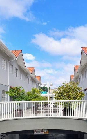 Casa de condomínio à venda com 144m², 3 quartos e 2 vagas Casa de condomínio à venda com 144m², 3 quartos e 2 vagasÁrea externa