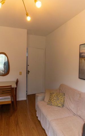 Apartamento à venda com 70m², 2 quartos e 1 vaga Apartamento à venda com 70m², 2 quartos e 1 vagaSala