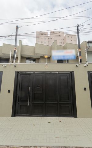 Casa à venda com 155m², 3 quartos e 2 vagasFachada