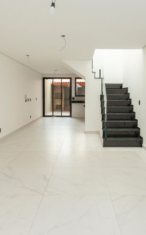 Casa à venda com 155m², 3 quartos e 2 vagasSala