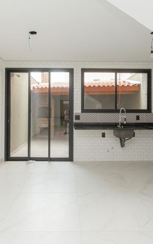 Casa à venda com 155m², 3 quartos e 2 vagasCozinha