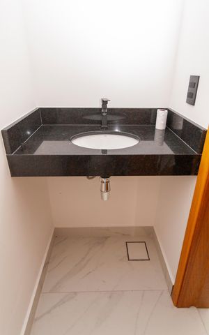 Casa à venda com 155m², 3 quartos e 2 vagasLavabo