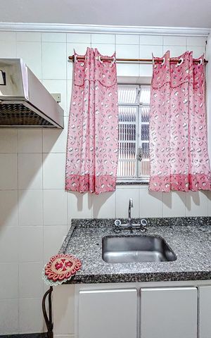 Casa à venda com 295m², 4 quartos e 6 vagasCozinha de serviço