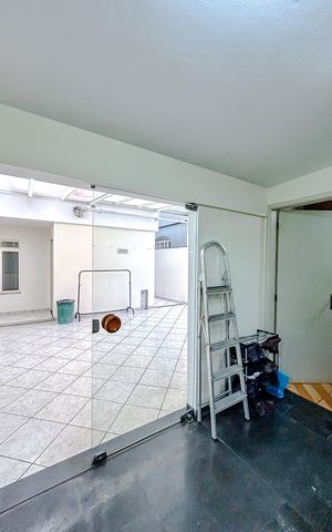 Casa à venda com 295m², 4 quartos e 6 vagasÁrea de Serviço