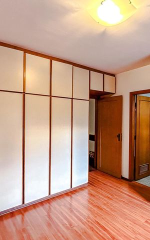 Casa à venda com 295m², 4 quartos e 6 vagasSuíte