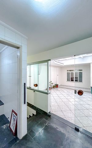 Casa à venda com 295m², 4 quartos e 6 vagasÁrea de Serviço
