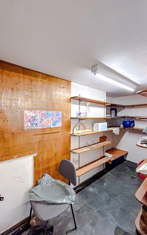 Casa à venda com 295m², 4 quartos e 6 vagasDespensa