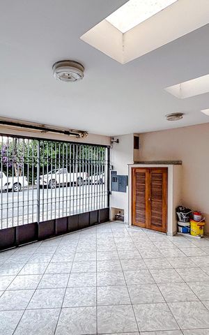 Casa à venda com 295m², 4 quartos e 6 vagasGaragem
