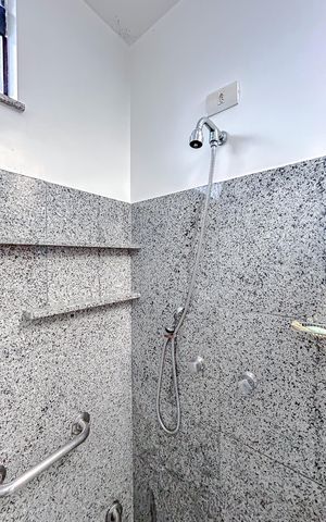 Casa à venda com 295m², 4 quartos e 6 vagasBanheiro da Suíte