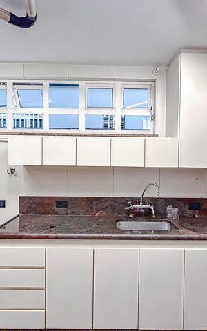Casa à venda com 295m², 4 quartos e 6 vagasCozinha