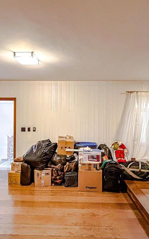 Casa à venda com 295m², 4 quartos e 6 vagasSala
