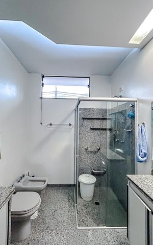Casa à venda com 295m², 4 quartos e 6 vagasBanheiro da Suíte