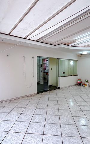 Casa à venda com 295m², 4 quartos e 6 vagasÁrea externa