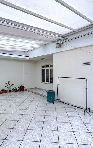 Casa à venda com 295m², 4 quartos e 6 vagasÁrea externa
