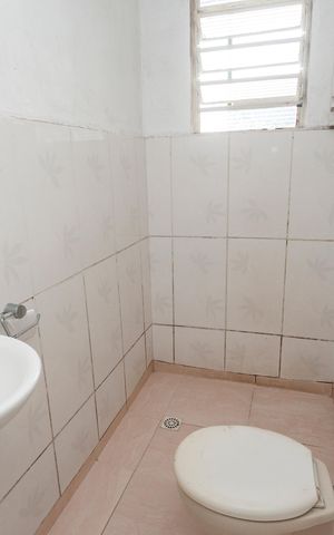 Casa à venda com 457m², 5 quartos e 4 vagasBanheiro - Casa 2